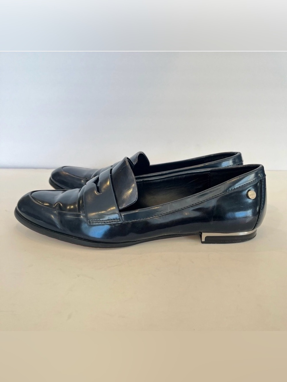 Calvin Klein Women's Loafer Size 7 Midnight Metallic Pearlescent Blue Preppy